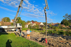 Betonáž armovaných základových pasů